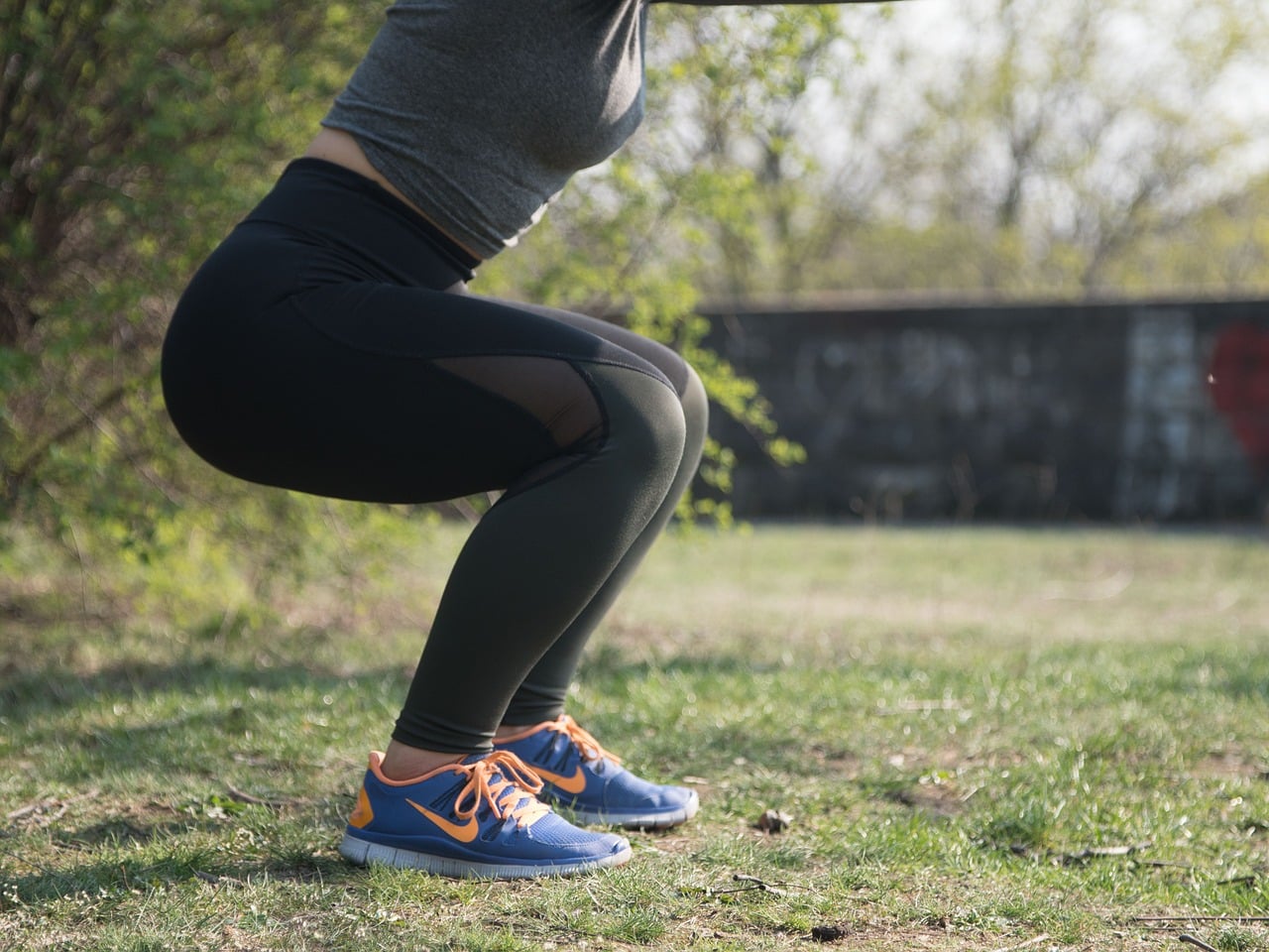 knebøy-slik-trener-du-squats